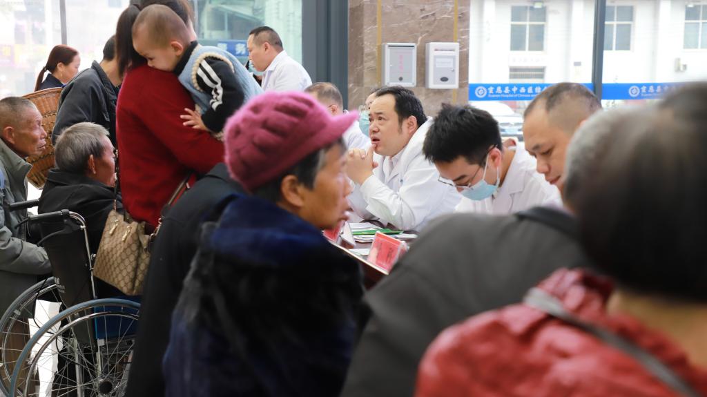 医疗专家下基层 服务百姓健康行
