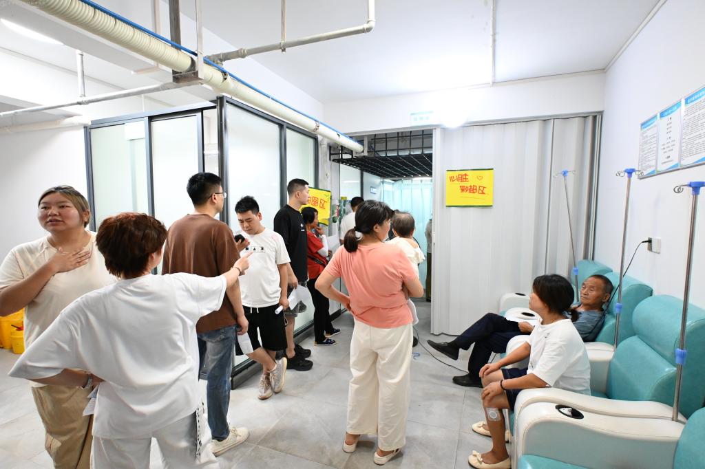 把脉健康需求 服务直抵家门——慧宜医疗集团社区免费义诊服务活动启动