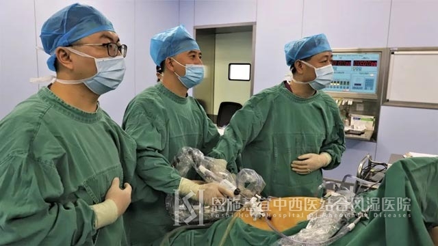 潜江249斤女孩在恩施“切胃”减重  30天瘦了40斤