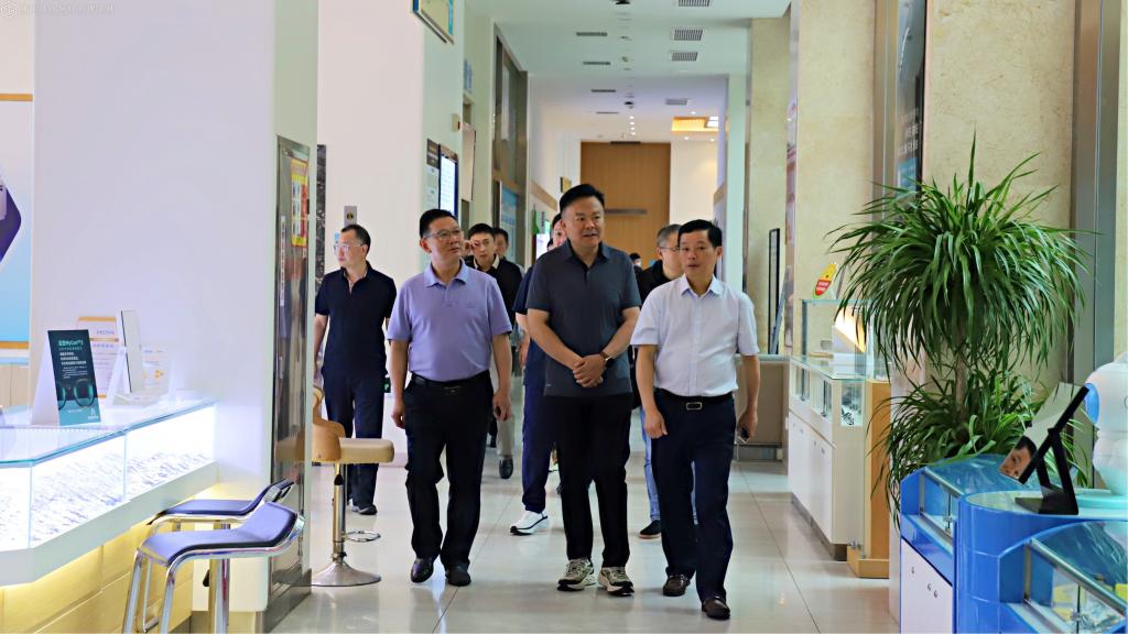 南通市崇川区政协调研组赴湖北慧宜医疗集团考察政协委员工作室建设