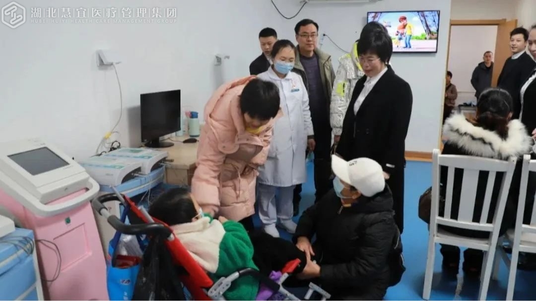 州残联慰问特殊儿童 用心用情温暖人心